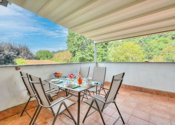 Connie's - Happy Monvalle