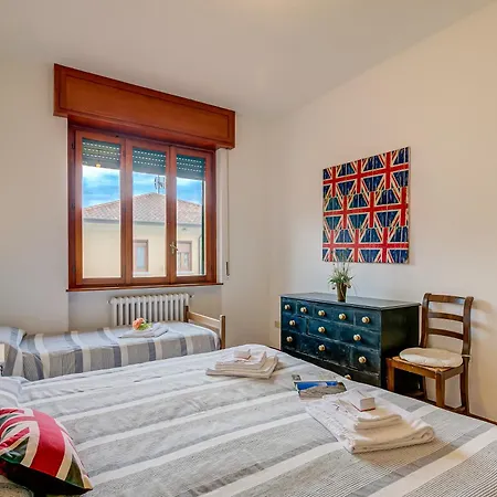 Apartment Connie's Modern 2br, Private Garden, Mountain Views In - Happy *