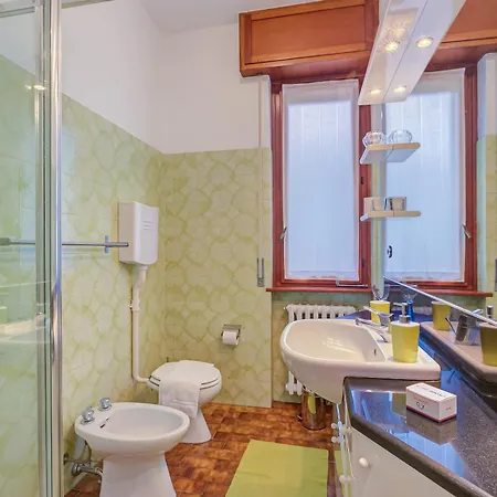 Apartment Connie's Modern 2br, Private Garden, Mountain Views In - Happy Monvalle