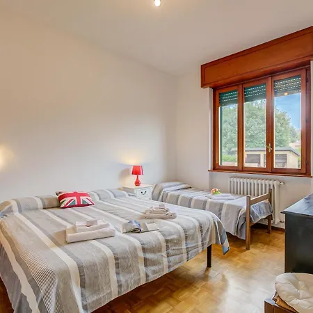 Connie's Modern 2br, Private Garden, Mountain Views In - Happy *