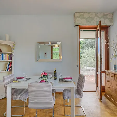 Connie's Modern 2br, Private Garden, Mountain Views In - Happy Monvalle