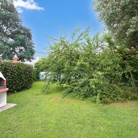 Connie's Modern 2br, Private Garden, Mountain Views In - Happy *