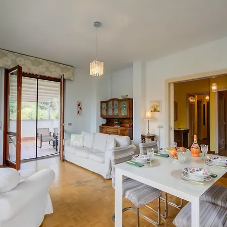 Connie's Modern 2br, Private Garden, Mountain Views In - Happy Monvalle