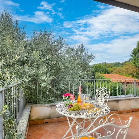 Connie's - Happy Appartement Monvalle