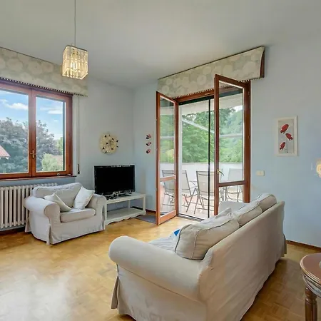 Apartment Connie's Modern 2br, Private Garden, Mountain Views In - Happy