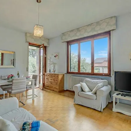Connie's Modern 2br, Private Garden, Mountain Views In - Happy * Monvalle