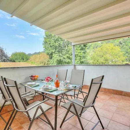 Connie's Modern 2br, Private Garden, Mountain Views In - Happy *