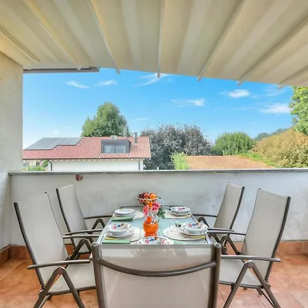 Connie's Modern 2br, Private Garden, Mountain Views In - Happy Apartment Monvalle