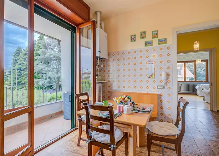 Connie's - Happy Apartman *